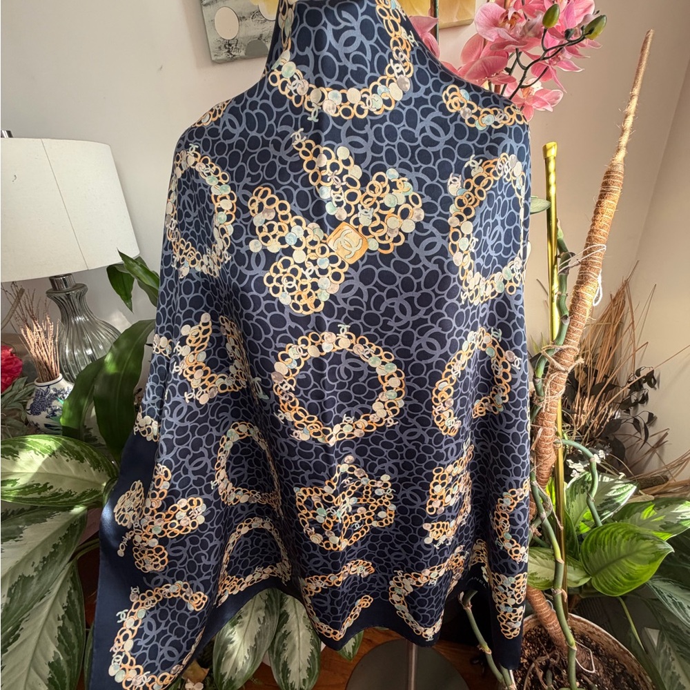 Chanel Coco No. 5 Midnight Blue and Gold Silk Scarf. - Picture 4 of 10